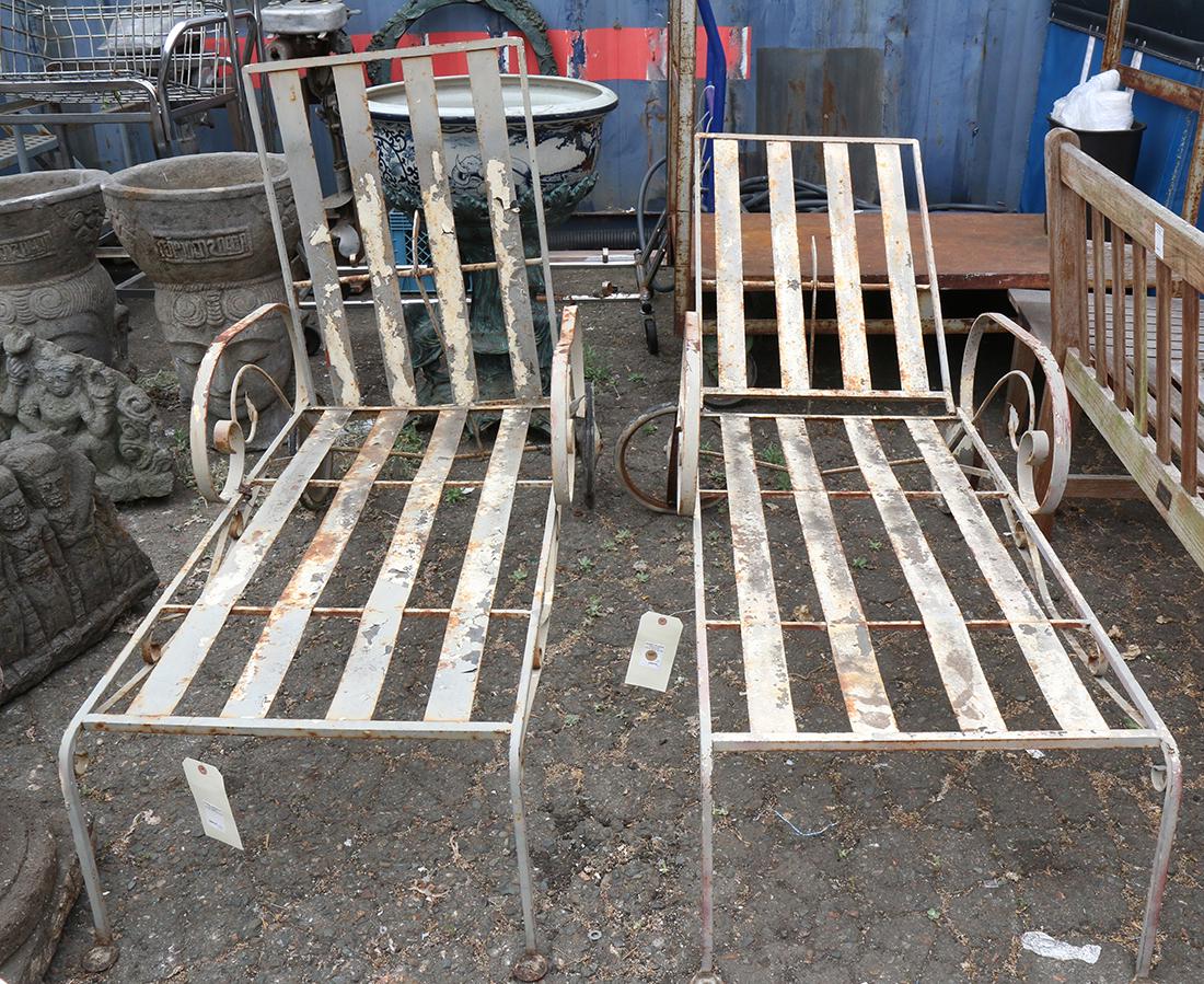 Pair of vintage outdoor patio chaise lounges (1 of 2)