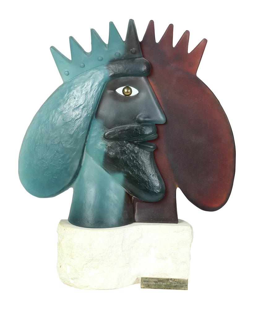 Jose Aurelio for Daum France "Eternidade" pate de verre: Jose Aurelio for Daum France "Eternidade" pate de verre limited edition figural sculpture, depicting two figures, each sharing the same gilt eye, and surmounted with the crown, edition 7 of 375, 15"h 