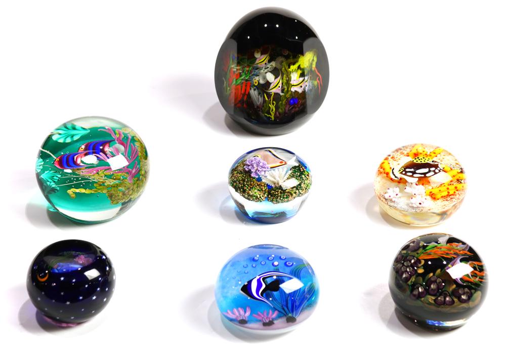 (lot of 7) Paperweight group: (lot of 7) Paperweight group, consisting of several Steven Lundberg for Lundberg Studios examples, a limited edition Baccarat example, numbered 9/100, an Orient & Flume example, most signed on undersi