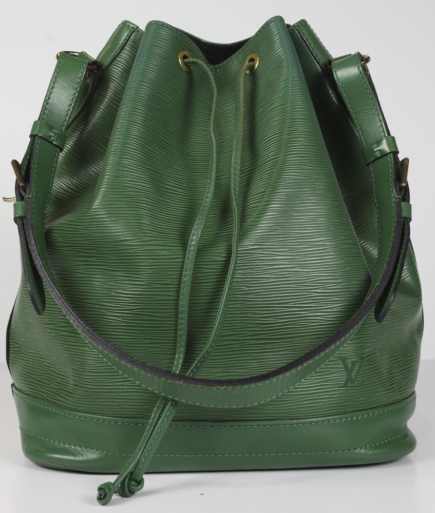 Louis Vuitton Noe Epi shoulder bag: Louis Vuitton Noe Epi shoulder bag, GM, executed in green Epi calf leather, 27 x 34 x 16 cm