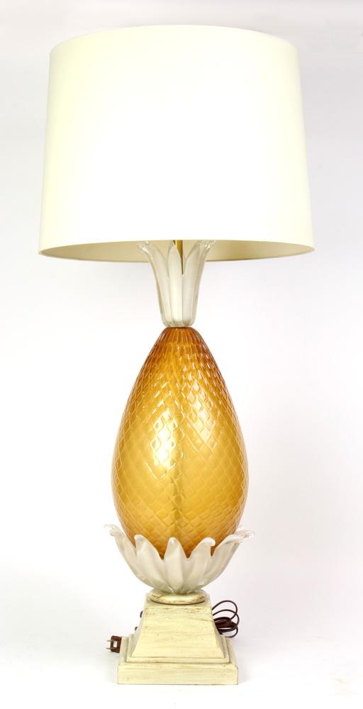 Barovier & Toso pineapple form Murano glass table lamp: Barovier & Toso pineapple form Murano glass table lamp, rising on a graduated base, overall 37"h
