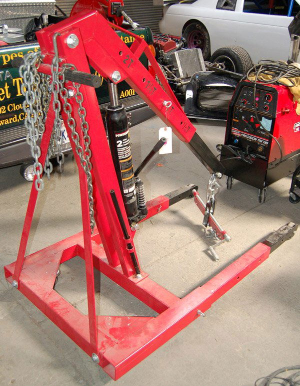 8072 Powerbuilt two ton engine crane