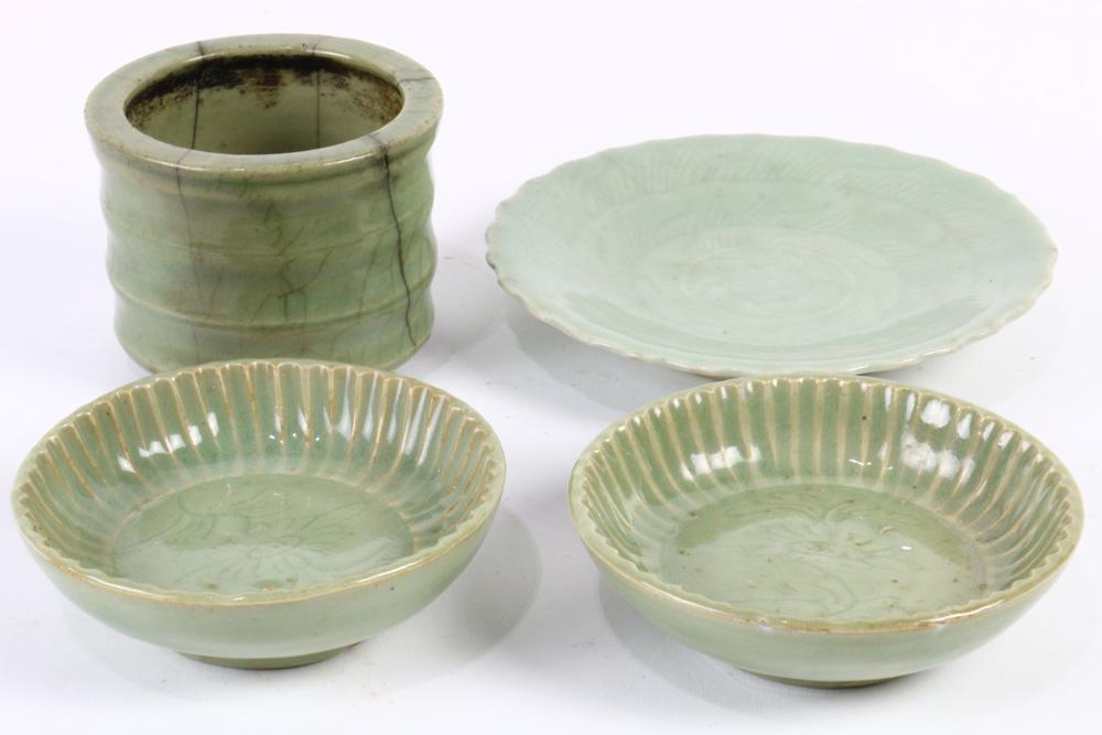 (lot of 4)  group Longquan Celadon Wares (1 of 5)