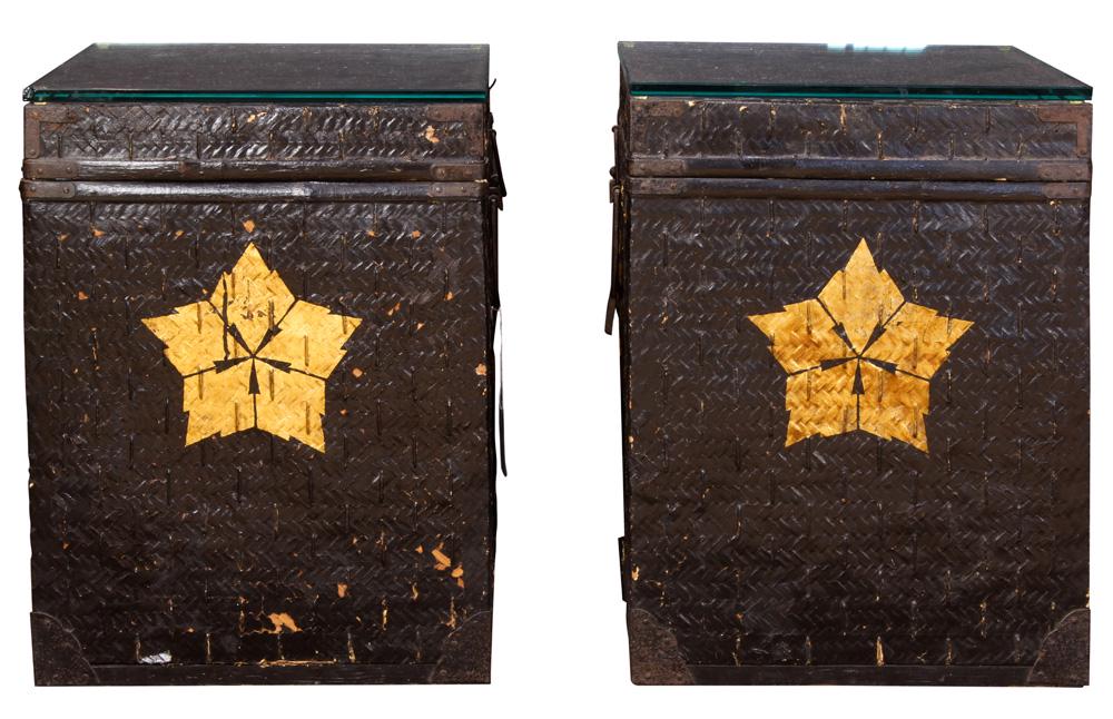 Japanese pair of lacquered bamboo armor trunks, Edo: (lot of 2) Japanese pair of lacquered bamboo armor trunks, late Edo period, lid and body with iron fittings, family crest in gilt, with an optional removable glass sheet on each trunk, approx. 20.75"h
