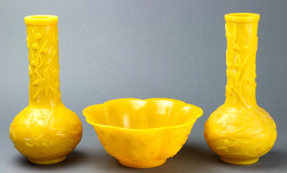 (lot of 3) Three Chinese Carved Peking glass Wares (1 of 6)