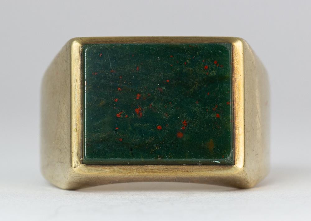 Bloodstone, 9k yellow gold ring (1 of 4)