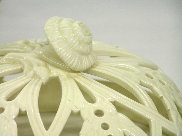 Wedgwood reticulated pedestal - 3