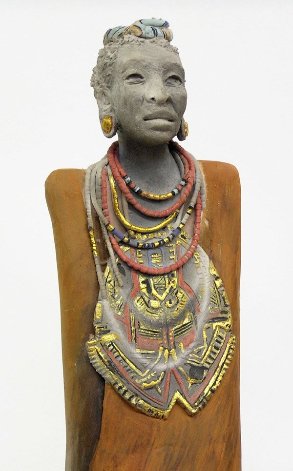 Ceramic sculpture of a Masai woman - 4