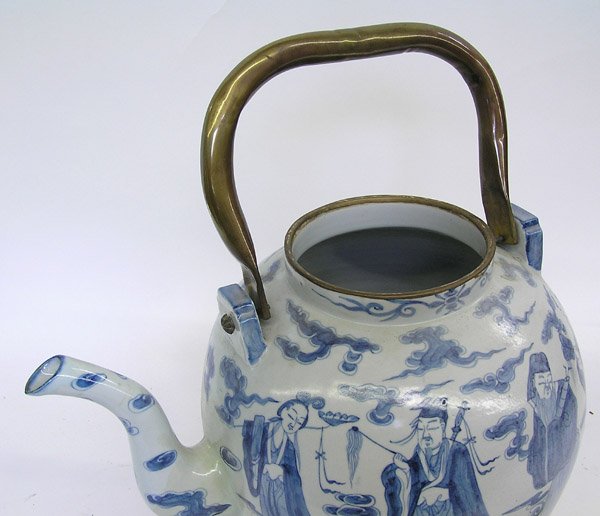 Blue white Chinese porcelain vessel - 5