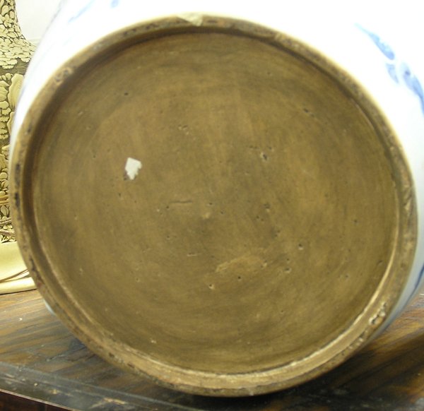 Blue white Chinese porcelain vessel - 6
