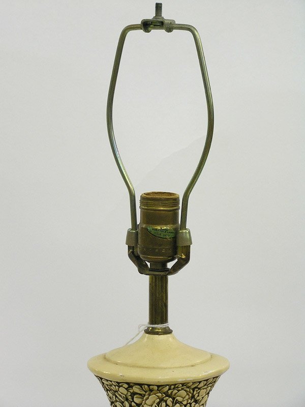 Chinese molded white vasiform lamp, - 4