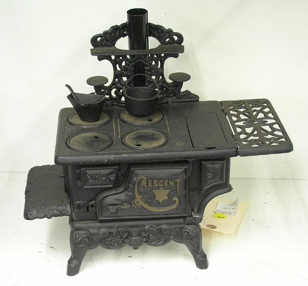 Cast iron miniature kitchen stove