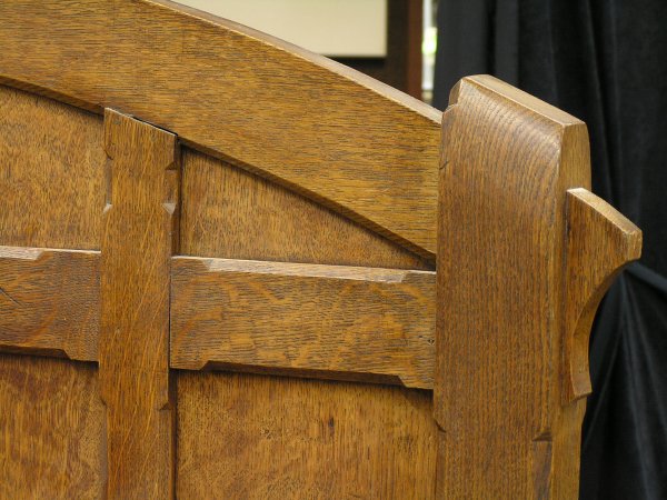 British Arts and Crafts oak bed - 4