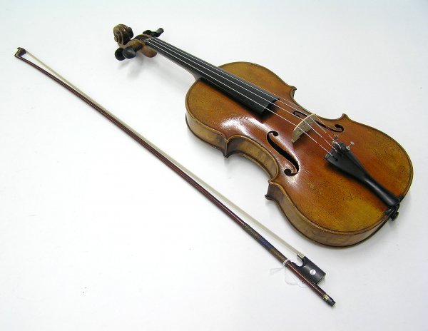 Cased full size violin - 4