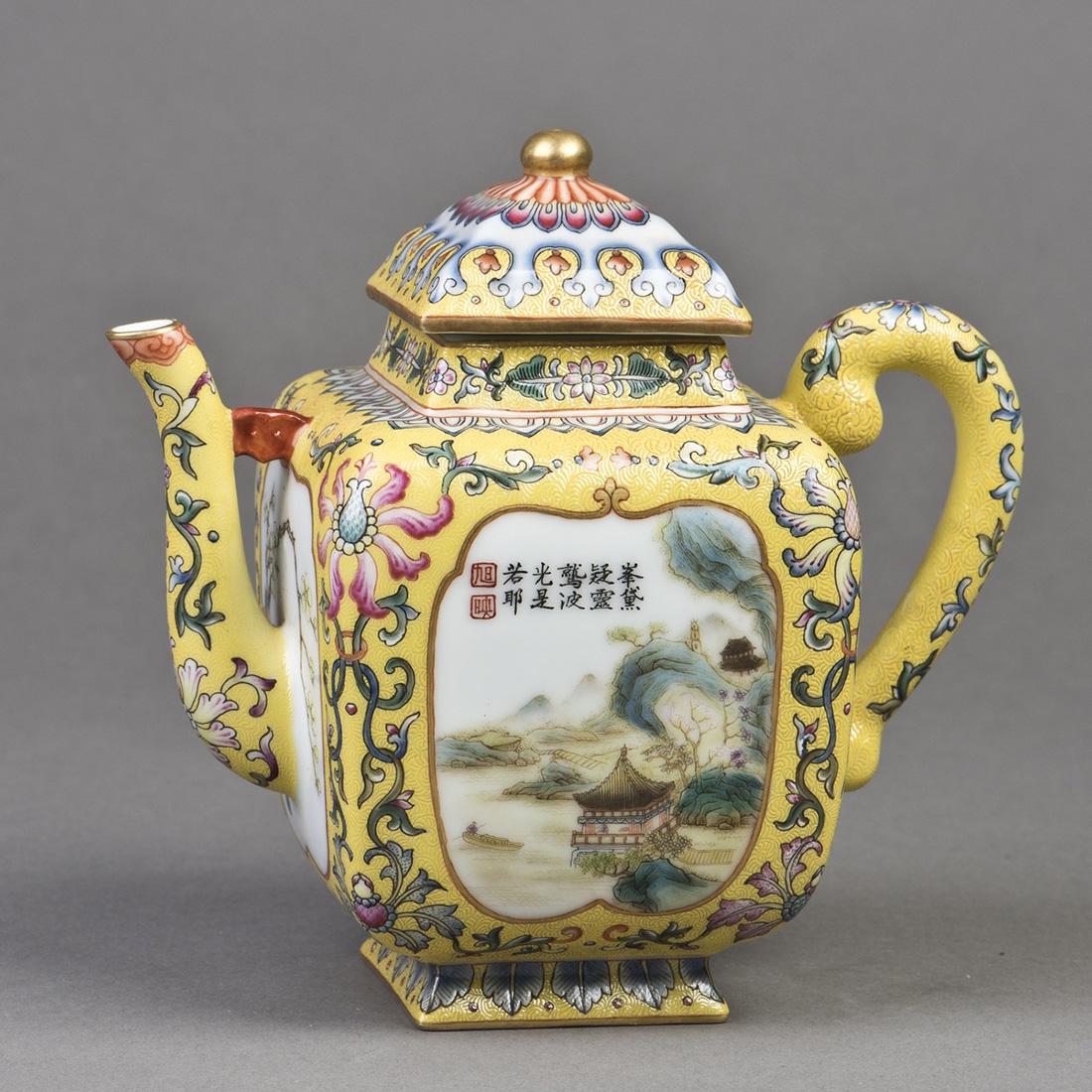A Chinese famille-rose enameled teapot with cover (1 of 5)