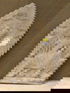 Sui style carved stone Buddha: Sui style carved stone figure of a Buddha