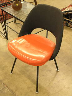 Erno Saarinen Knoll Sidechair: Knoll upholstered sidechair designed by Erno Saarinen circa 1955, approximately 33''h x 20''d x 23''w