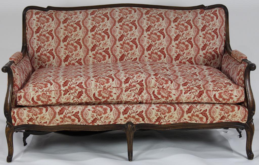 A French Provincial style settee (1 of 1)