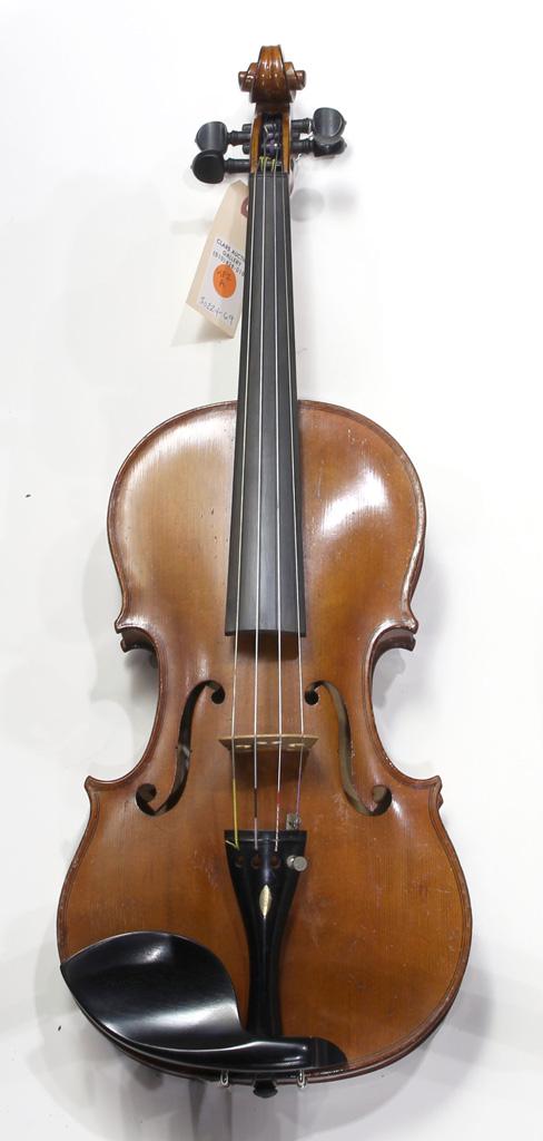An antique German violin labelled Gustav Herblein Jr (1 of 9)