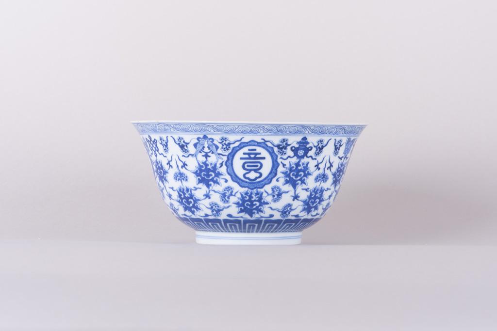A Chinese Blue and White Bowl (1 of 7)