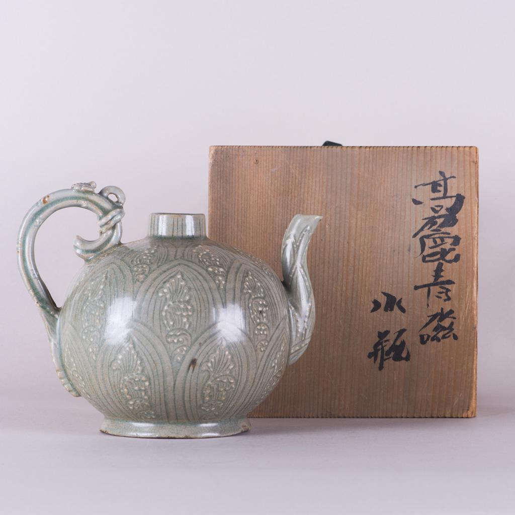 A Korean Celadon Teapot (1 of 9)