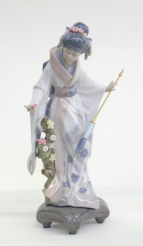 4018 Lladro porcelain figure Japanese woman Sep 13, 2008 Clars