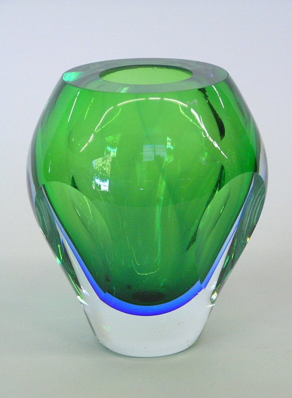 Art glass bulbous vase