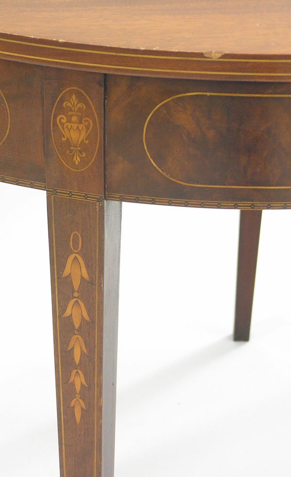 Hepplewhite style mahogany card table - 3