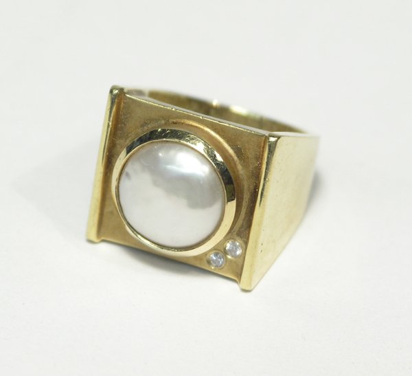 Coin pearl diamond accented ring - 2