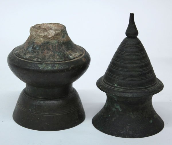 Southeast Asian bronze reliquary - 2