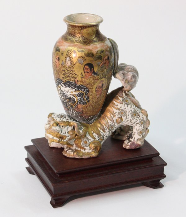 Japanese Satsuma Vase on Lion, Meiji
