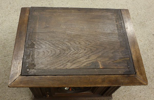 Spanish Revival oak vice cabinet - 3