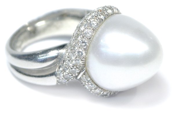 Henry Dunay pearl diamond ring