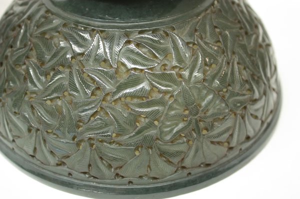 Chinese Mughal Style Spinach Jade Urn - 4