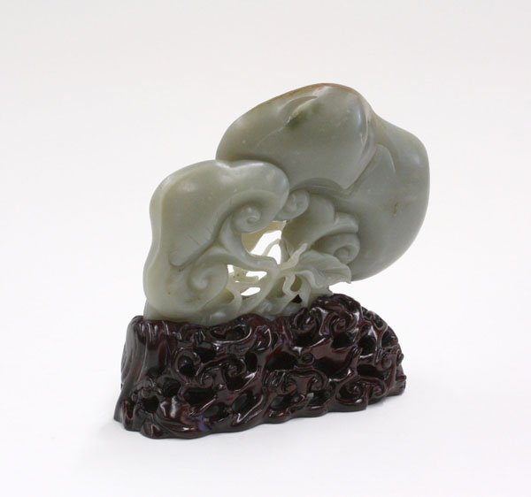 Chinese green jade ornament - 2