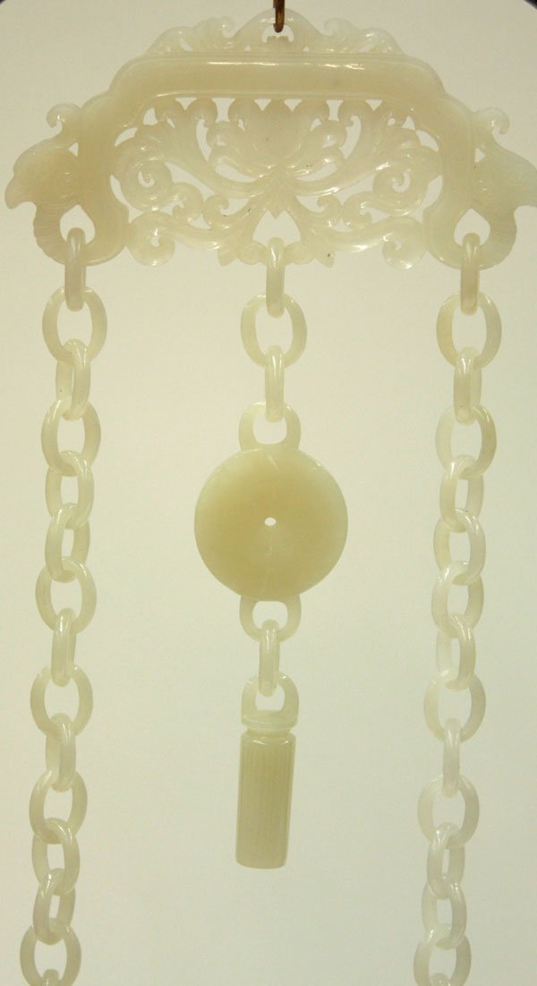Chinese Mughal-style jade hanging urn - 2