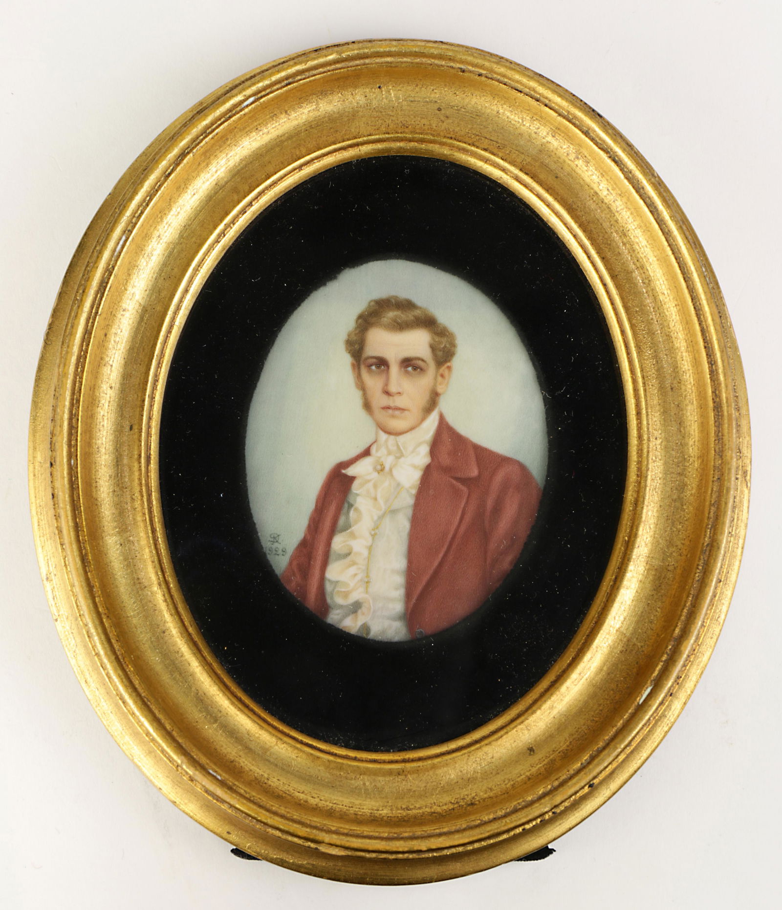 A framed miniature portrait of a gentleman (1 of 3)
