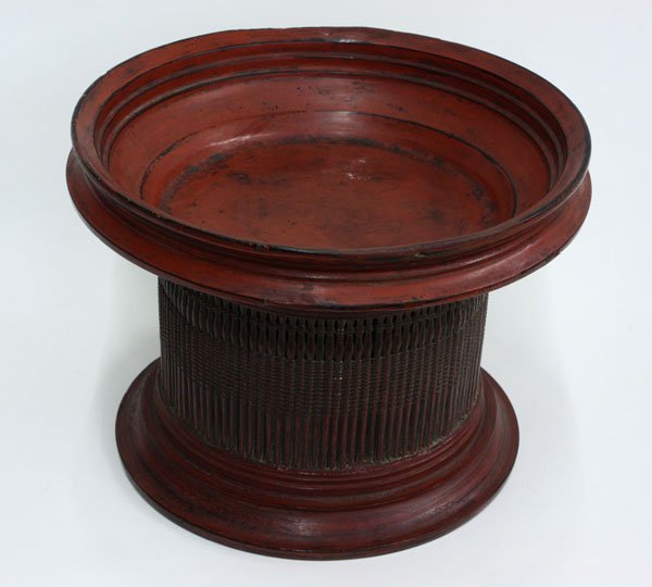 Burmese red lacquered offering tray - 2