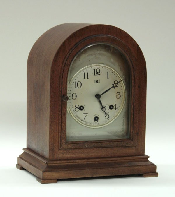 Waterbury mahogany cased mantle clock