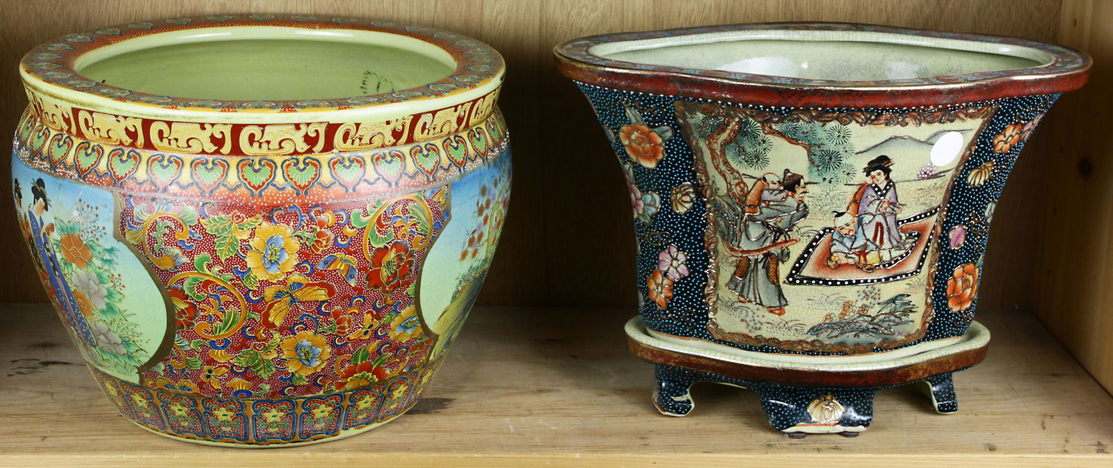 (lot of ) Chinese and Japanese planters (1 of 4)