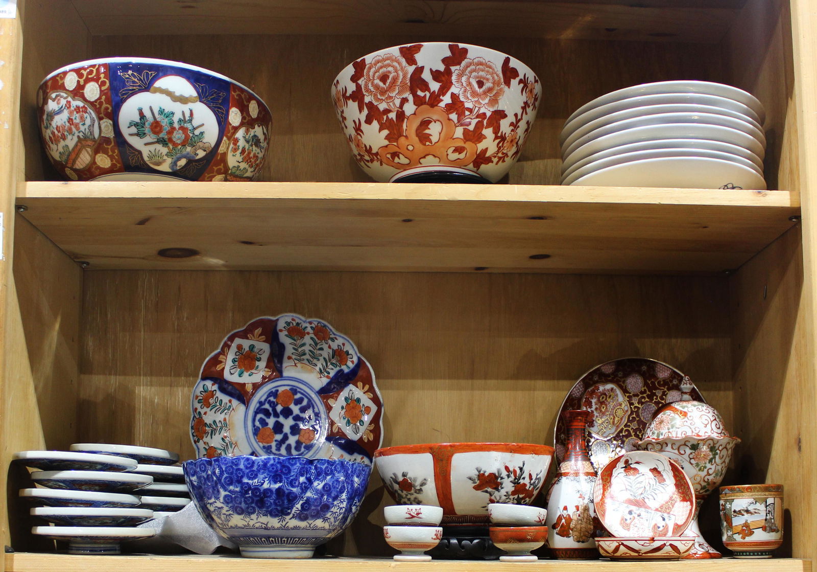 Two shelves of Japanese Kutani and Imari (1 of 1)