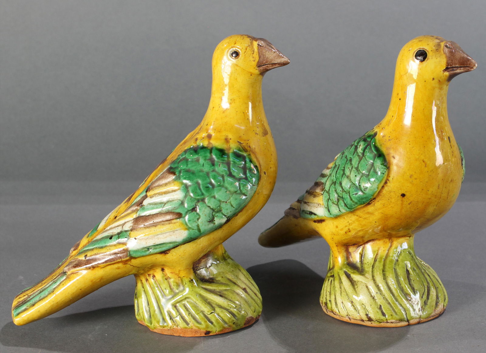 A pair of Chinese Export figures of pigeons (1 of 3)
