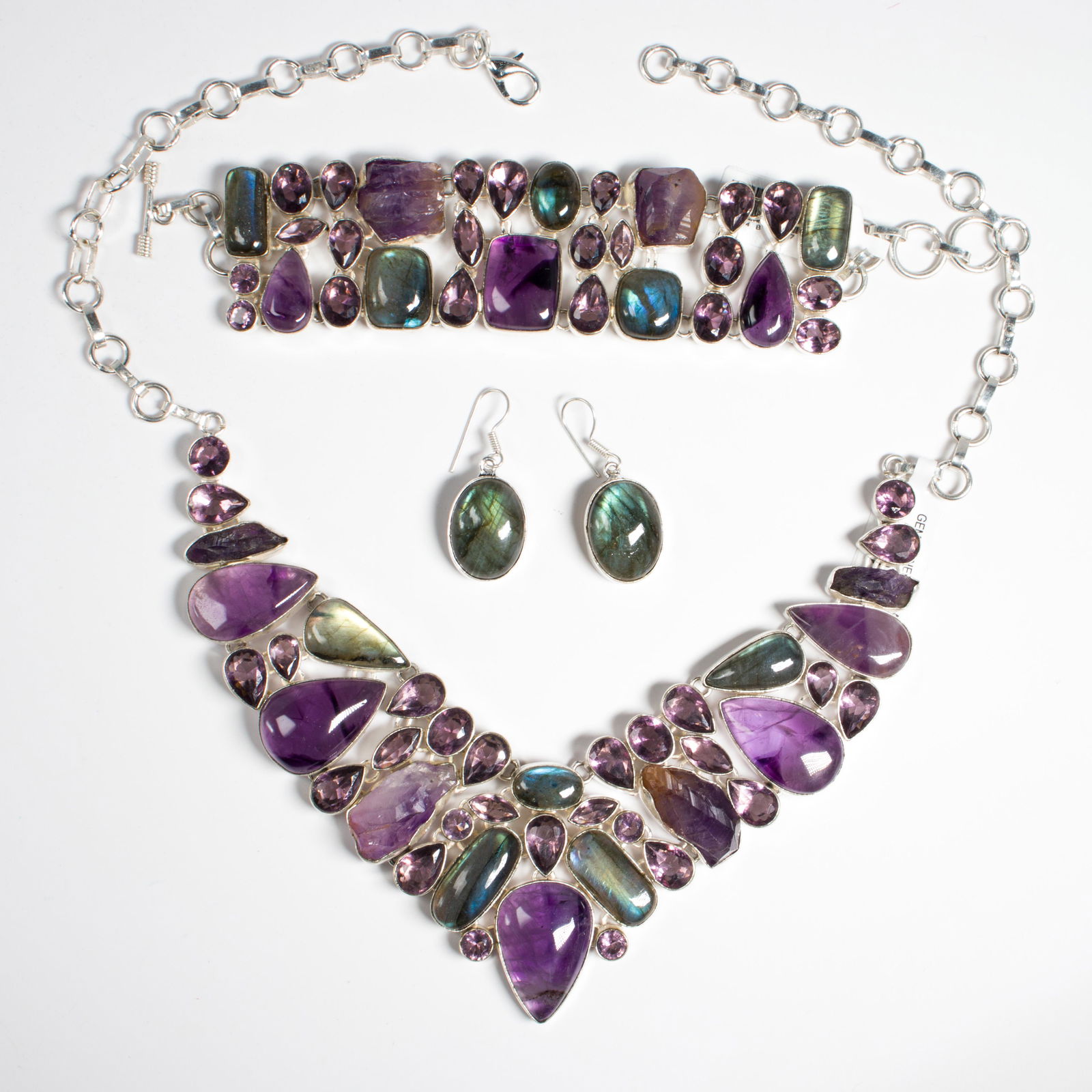 A gemstone and silver suite (1 of 1)