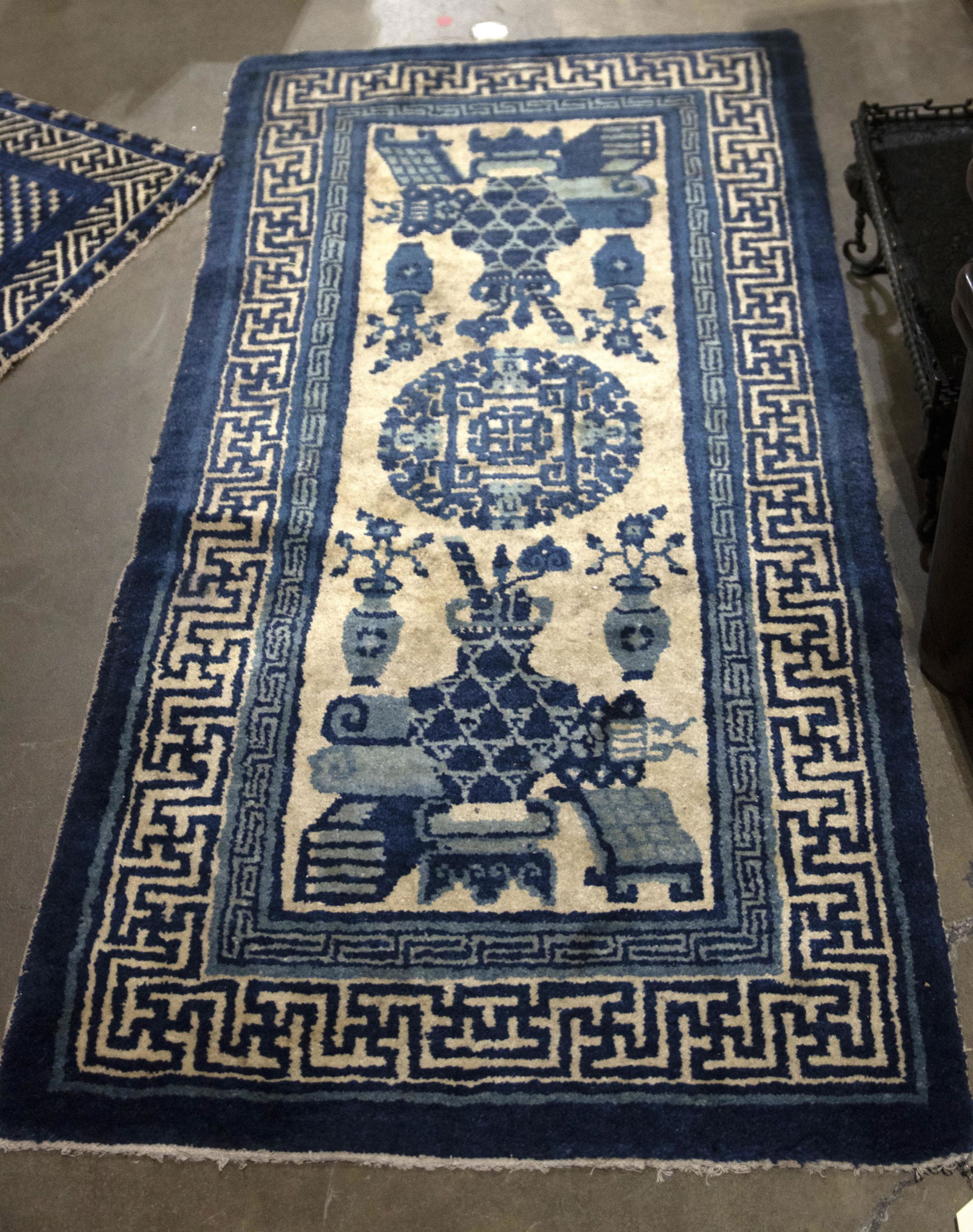 Chinese Baotao blue & white 100 antique rug (1 of 1)