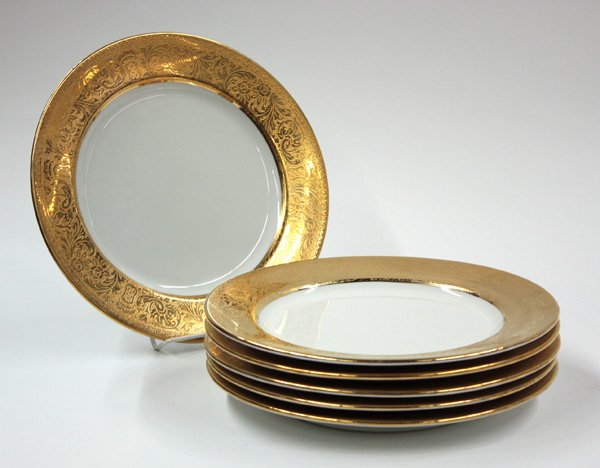 Bavarian porcelain service plates: Set of six Bavarian porcelain service plates with gilt rims, marked ''Superior China Bavaria Decur'' and ''Warranted 22 carat gold'', 10'' diam.