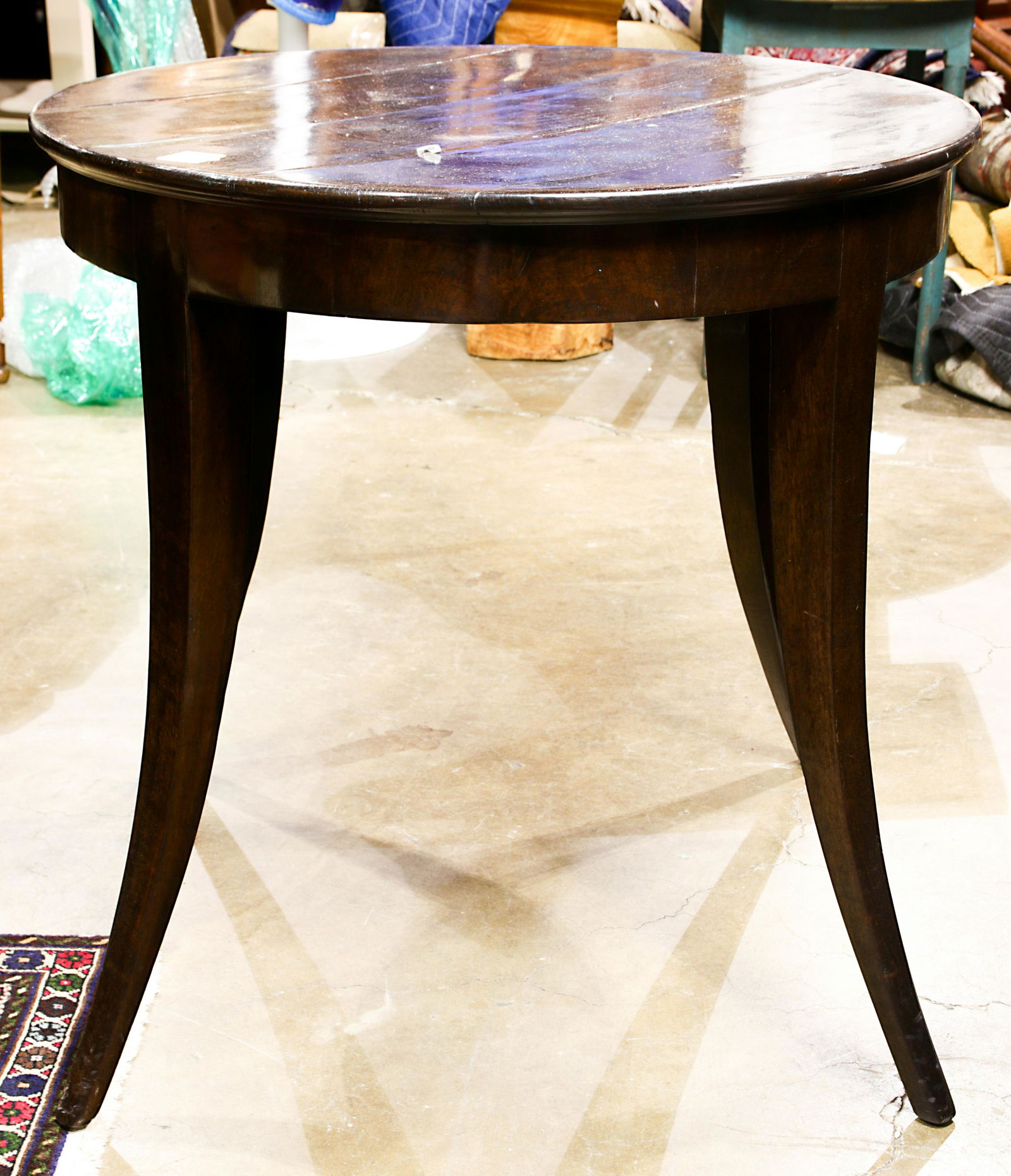 Neoclassical style occasional table (1 of 1)