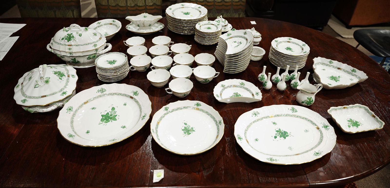 (lot of approx 95) A Herend Chinese Bouquet table (1 of 9)