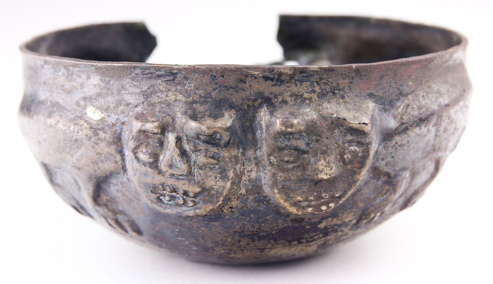 A Pre-Columbian Chimu culture silver bowl 1200AD-1500AD (1 of 7)