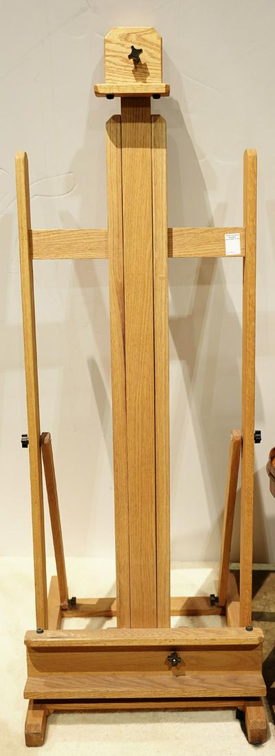 An adustable oak easel (1 of 1)