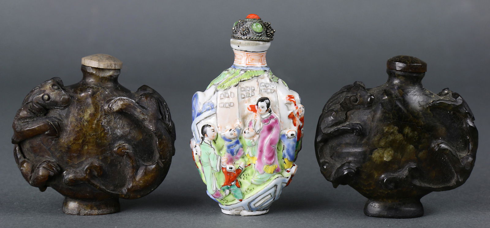 (lot of 3) A group of three Chinese snuff bottles (1 of 5)